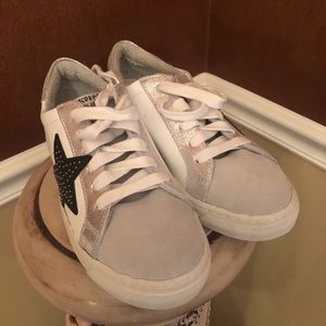 Meline sneakers NWT/ Box Size 37